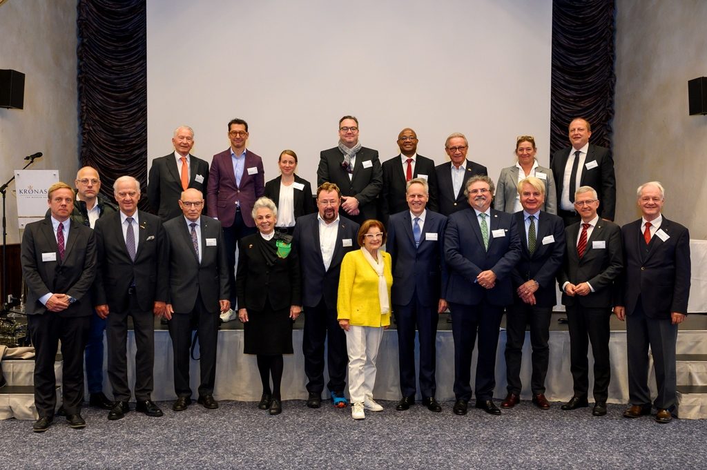 Gruppenbild nach der 26. Mitgliederversammlung des Konsular Korps Deutschland Corps Consulaire e.V. am 1. Oktober 2022